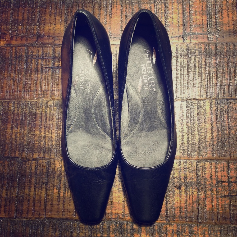Aerosoles Heelrest Square Toe Leather Pumps